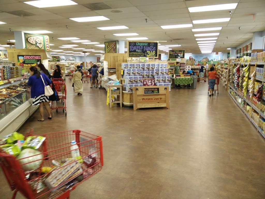 Trader Joes | 12268-H Rockville Pike, Rockville, MD 20852, USA | Phone: (301) 468-6656