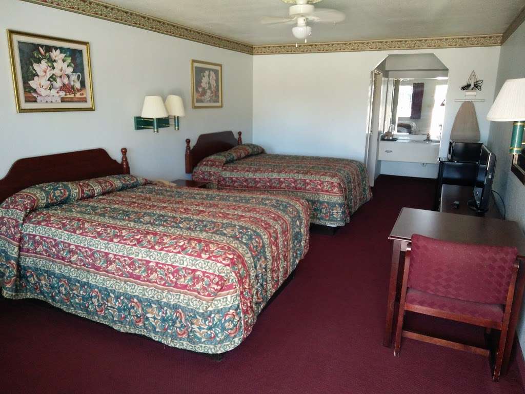 Executive Inn & Suites | 631 S Columbia Dr, West Columbia, TX 77486, USA | Phone: (979) 345-9973