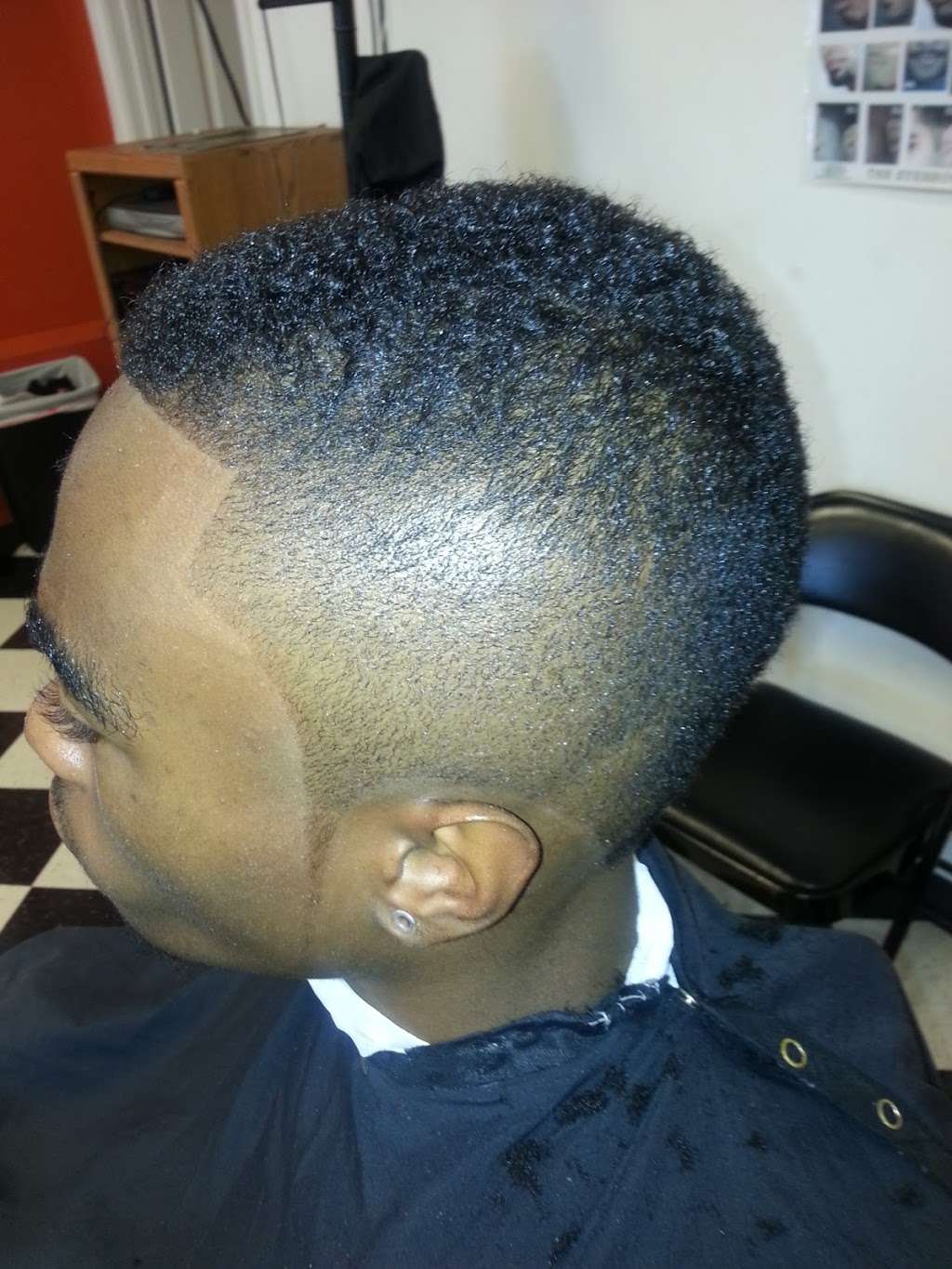 Genesis Barber & Styling | 809 E Arrowood Rd suite 1700, Charlotte, NC 28217, USA | Phone: (803) 417-9557