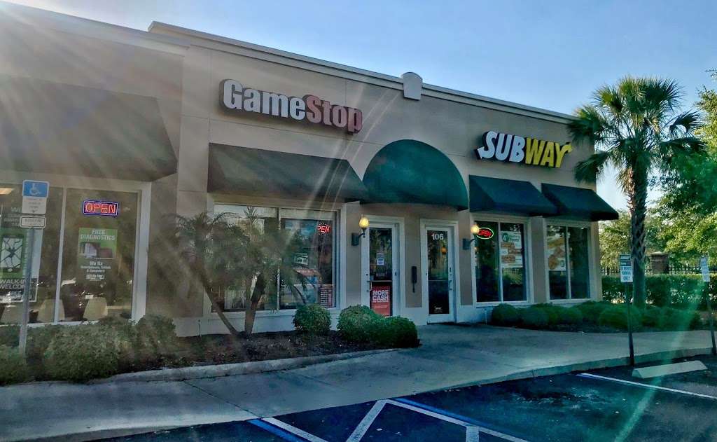 Subway Restaurants | 4650 N Alafaya Trail, Orlando, FL 32826, USA | Phone: (407) 243-1944