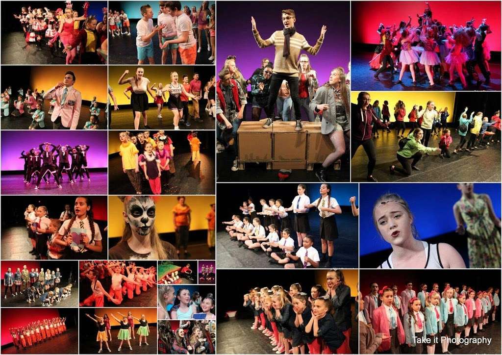 Razzamataz Theatre School Barnet | Wren Academy, Hilton Ave, London N12 9HB, UK | Phone: 01442 211780