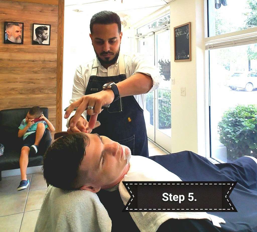 Waterford Lakes Master Barber | 448 S Alafaya Trail #13B, Orlando, FL 32828, USA | Phone: (407) 800-5118