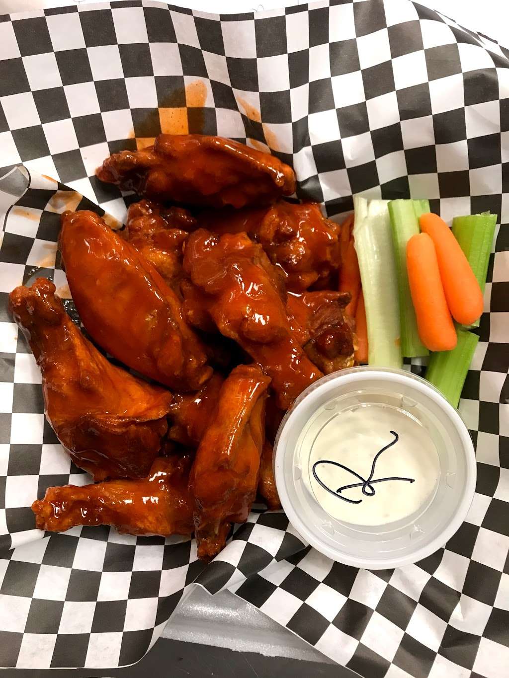 Wing Bar - Big Time Wings | 8320 N Michigan Rd, Indianapolis, IN 46268, USA | Phone: (317) 731-7121