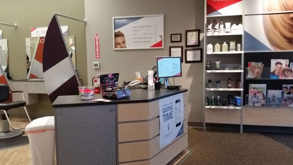 Great Clips | 1940 W League City Pkwy Suite 140, League City, TX 77573, USA | Phone: (713) 858-3427