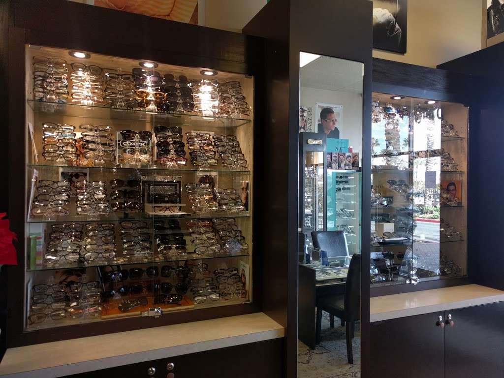 District Eyecare | 2831 Park Ave, Tustin, CA 92782 | Phone: (714) 258-7525