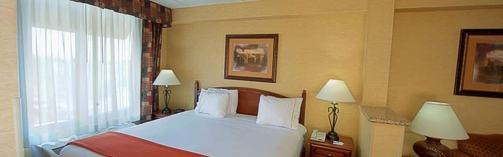 Holiday Inn Express & Suites Tempe | 1520 W Baseline Rd, Tempe, AZ 85283, USA | Phone: (480) 831-9800