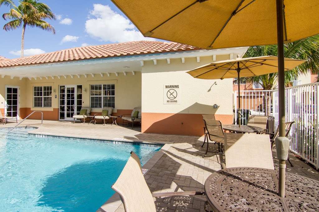 Midtown Delray Apartments | 2200 Bloods Grove Cir, Delray Beach, FL 33445, USA | Phone: (561) 381-7815