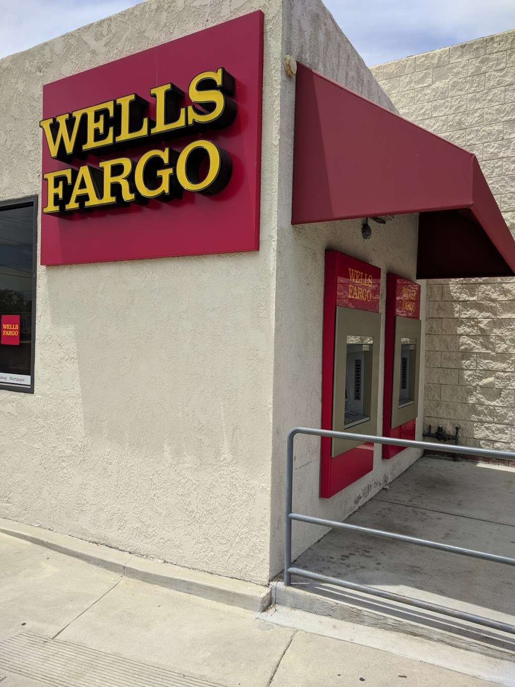 Wells Fargo Bank | 2434 Honolulu Ave, Montrose, CA 91020, USA | Phone: (818) 249-6146