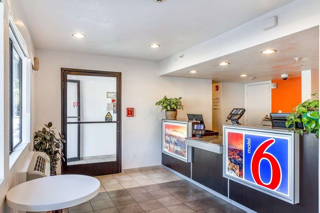 Motel 6 Phoenix West | 1530 N 52nd Dr, Phoenix, AZ 85043, USA | Phone: (602) 272-0220