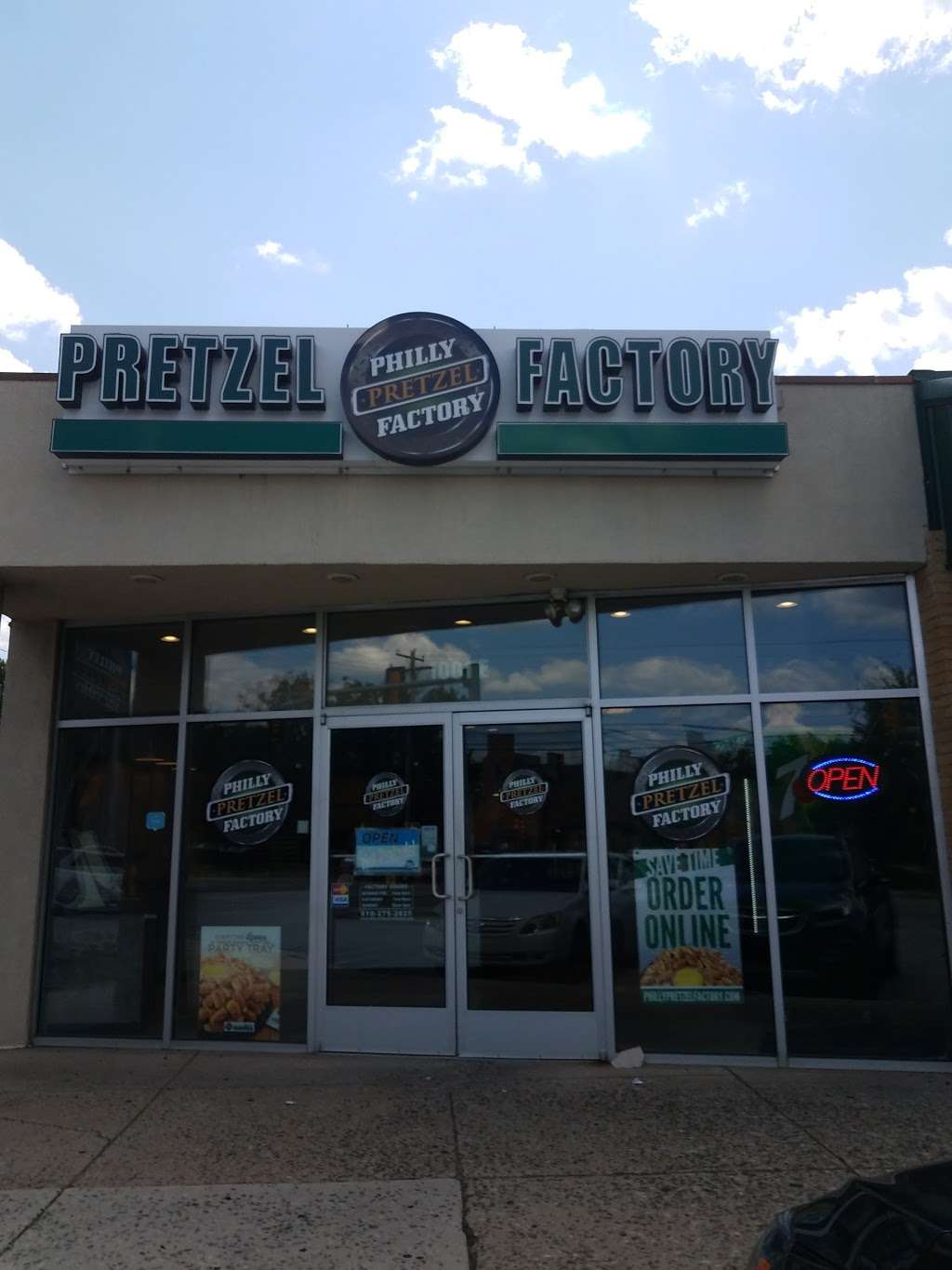 Philly Pretzel Factory | 1001 Germantown Pike, Plymouth Meeting, PA 19462, USA | Phone: (610) 275-2025