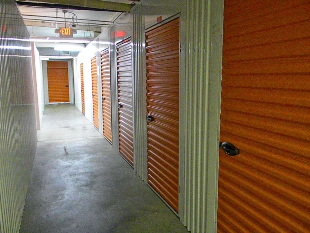 422 Spacemall Self Storage | 119 Montgomery Ave, Oaks, PA 19456, USA | Phone: (610) 650-0200