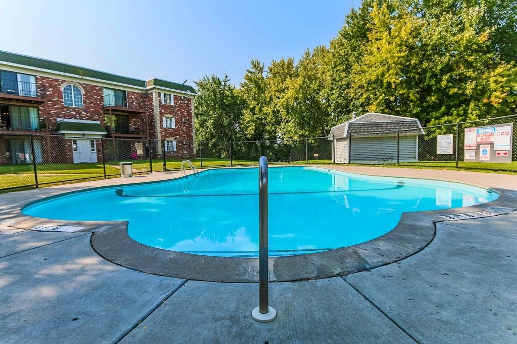 Georgetown On the River Apartments | 5750 E River Rd, Fridley, MN 55432, USA | Phone: (763) 571-3055