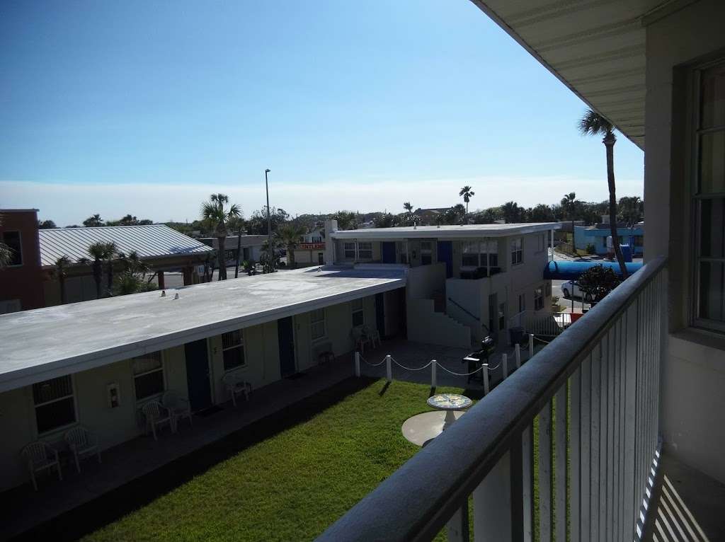 Ocean Court Motel | 2315 S Atlantic Ave, Daytona Beach, FL 32118 | Phone: (386) 253-8185