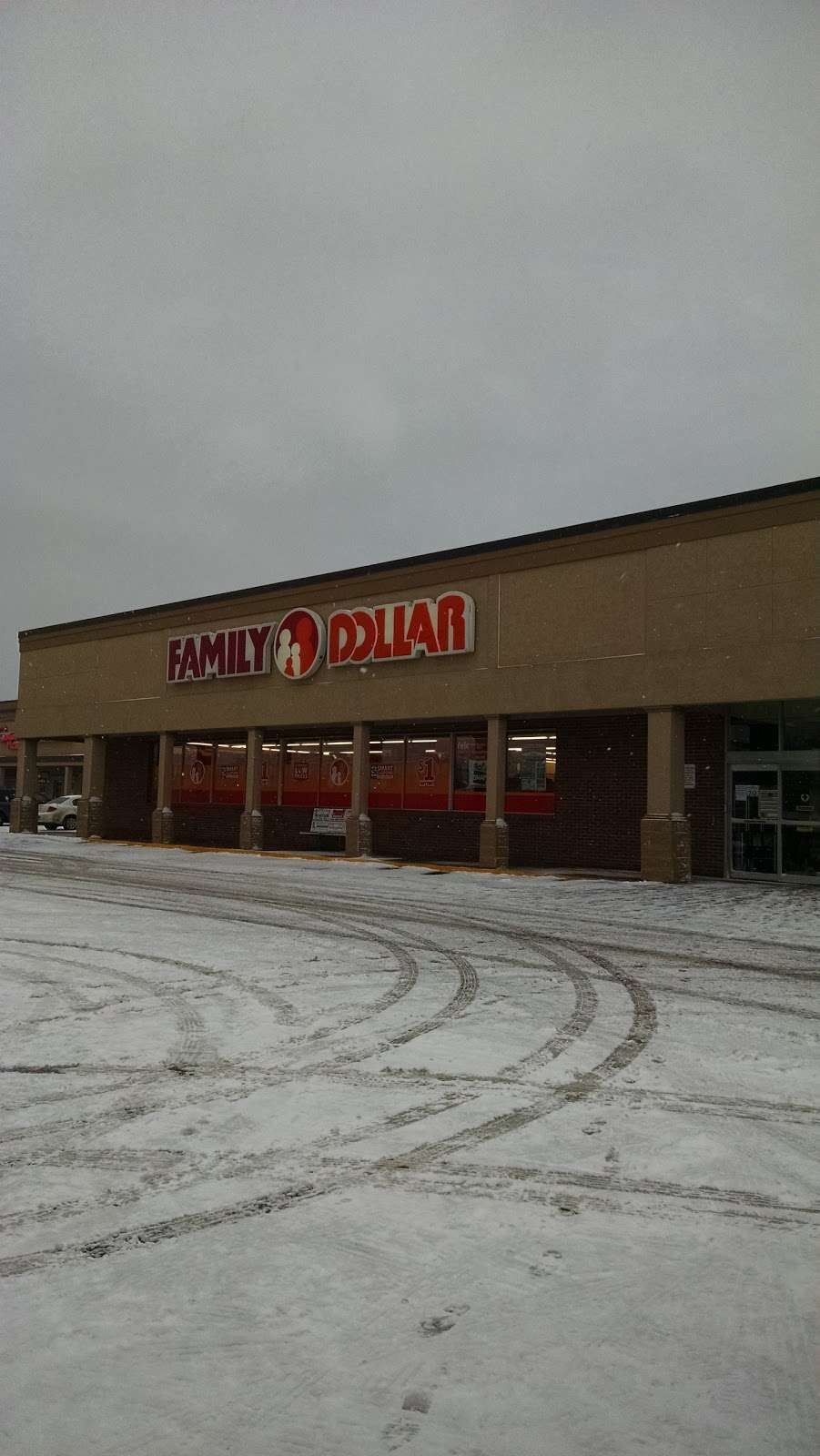 Family Dollar | 390 West U.S. Highway 6, Valparaiso, IN 46385, USA | Phone: (219) 763-4430