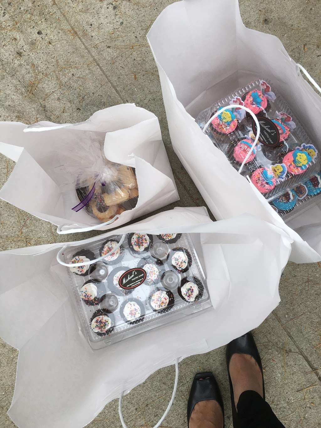 Michaels Pastry Shop | 2923 Avenue R, Brooklyn, NY 11229, USA | Phone: (718) 376-9200