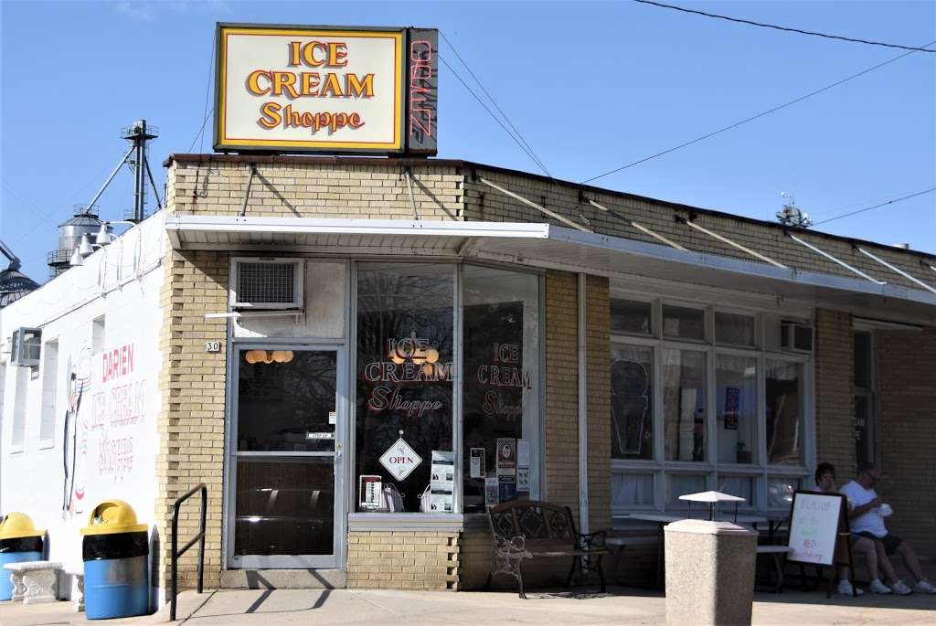 Darien Ice Cream Shoppe | 30 W Beloit St, Darien, WI 53114, USA | Phone: (262) 882-5060
