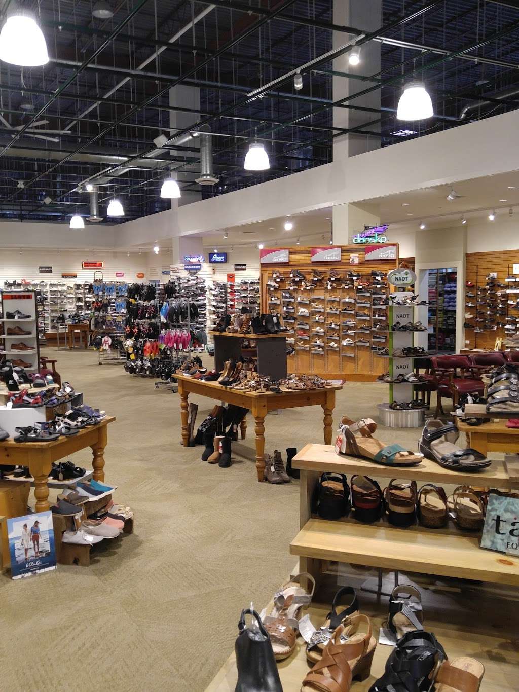 alec's shoe store