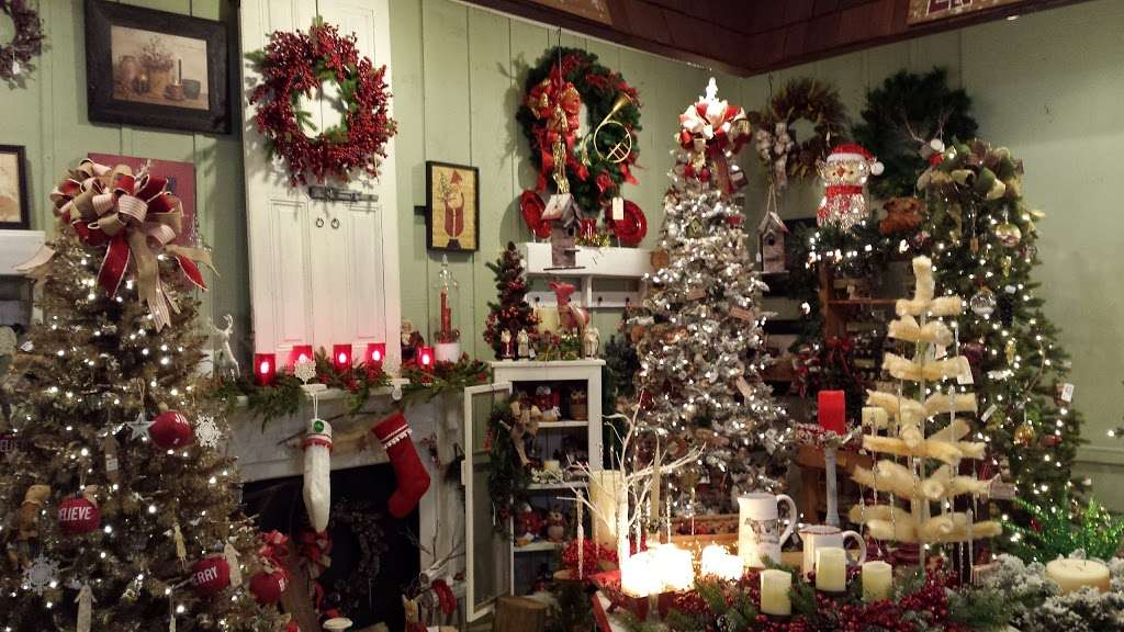 Costellos Christmas & Home - store  | Photo 3 of 7 | Address: 2 Norwood Ave, Deepwater, NJ 08023, USA | Phone: (856) 299-2999