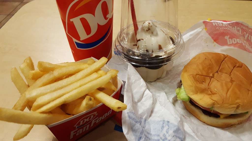 Dairy Queen Grill & Chill | 12 Ferry Terminal Dr, Staten Island, NY 10301, USA | Phone: (718) 447-6035