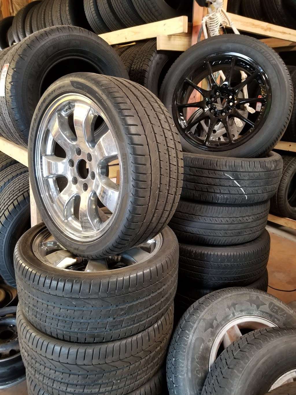 R&R Tire Shop | 1701 Main St, La Marque, TX 77568, USA | Phone: (409) 916-2576