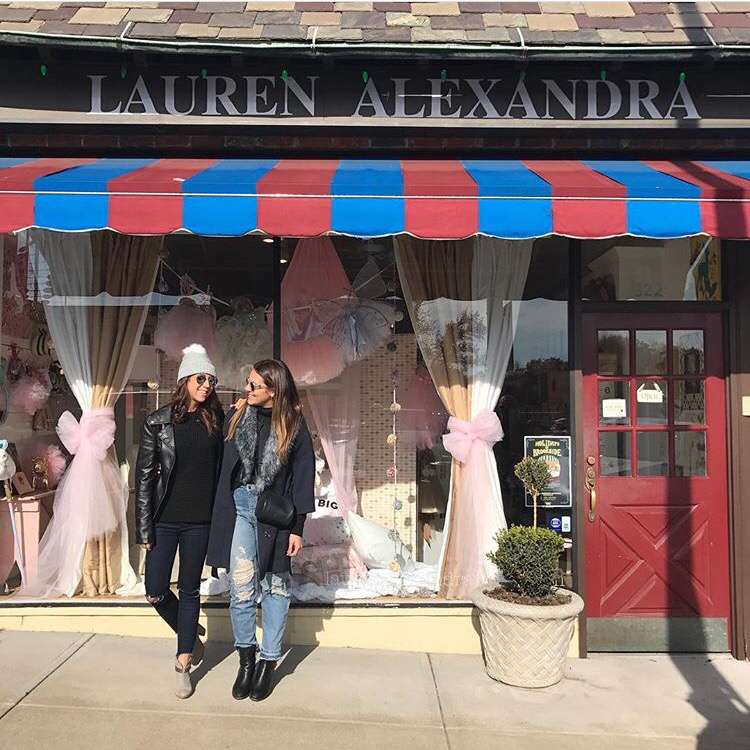 Lauren Alexandra | 322 W 63rd St, Kansas City, MO 64113, USA | Phone: (816) 822-2539