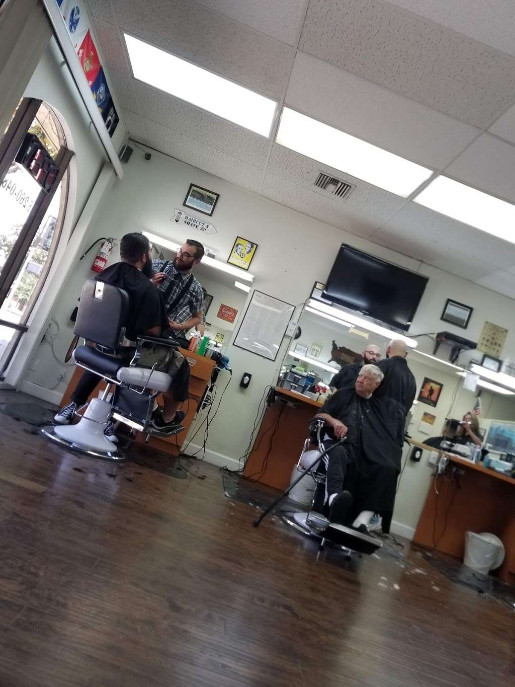 Burbank Barber Shop | 4020 W Magnolia Blvd, Burbank, CA 91505, USA | Phone: (818) 260-0482