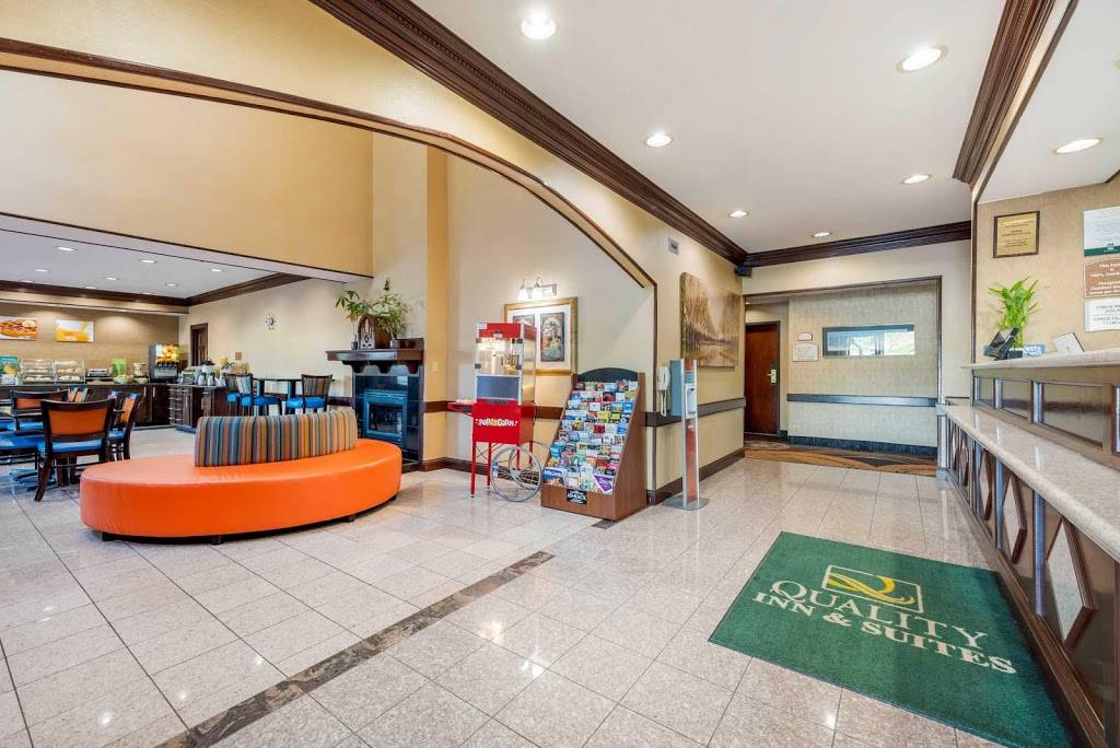 Quality Inn & Suites | 130 W Mitchell Ave, Cincinnati, OH 45217, USA | Phone: (513) 242-1010