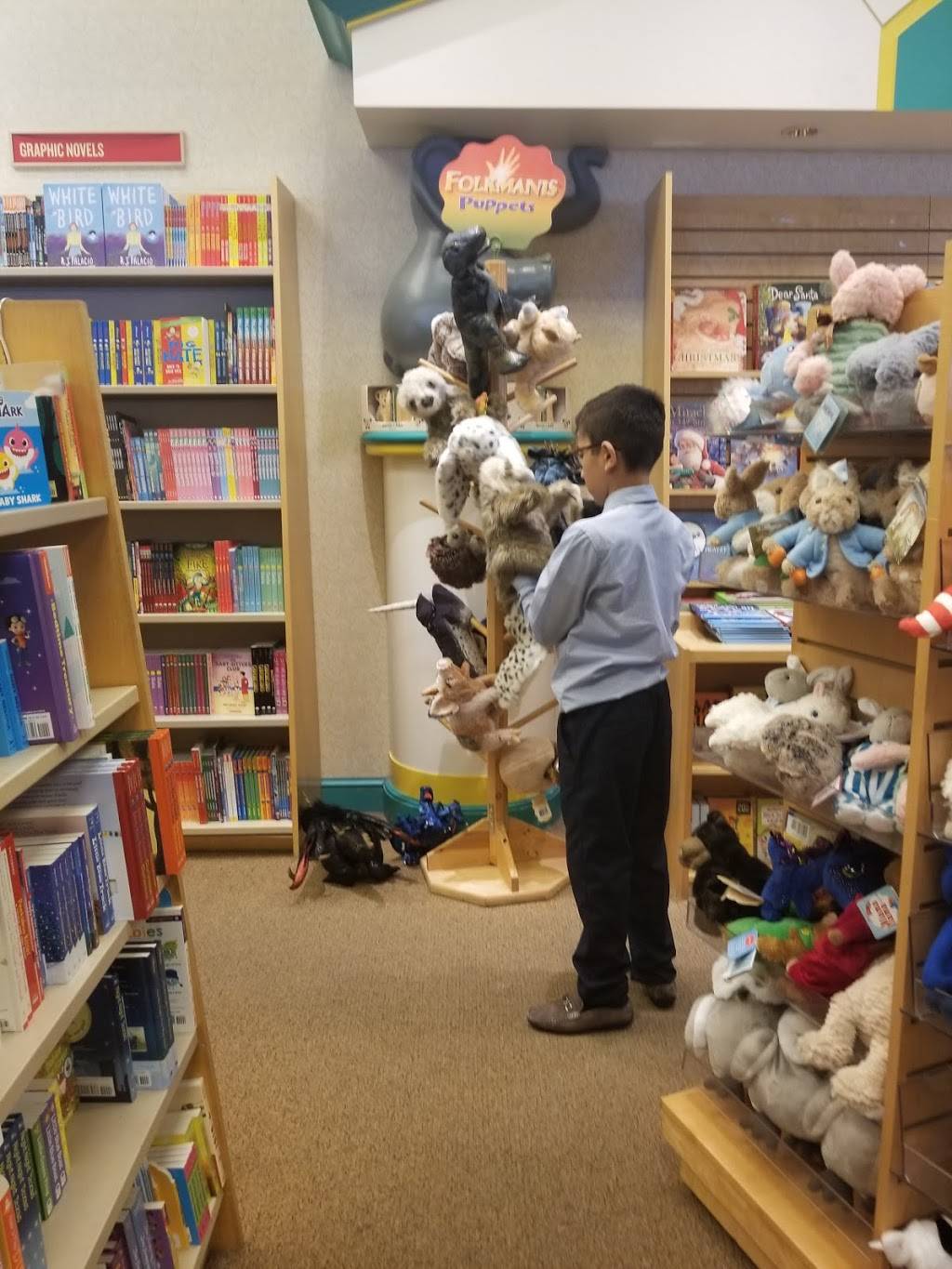Barnes & Noble | 705 Sunland Park Dr, El Paso, TX 79912, USA | Phone: (915) 581-5353