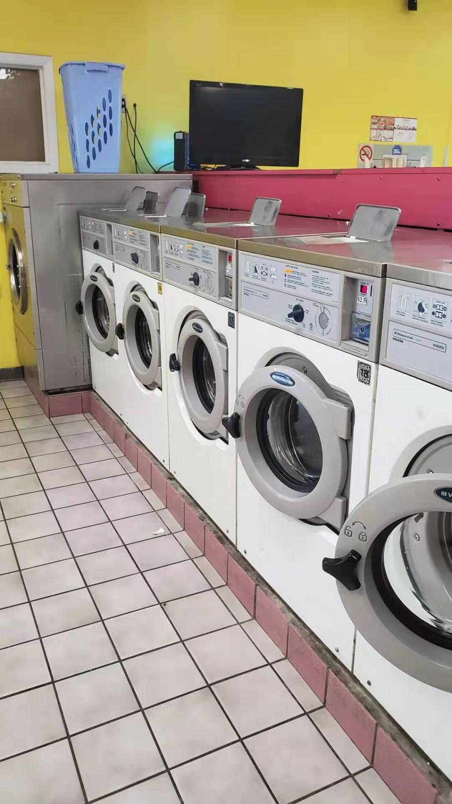 Sunny Laundromat Inc | 7800 Parke W Dr, Glen Burnie, MD 21061, USA | Phone: (410) 768-8808