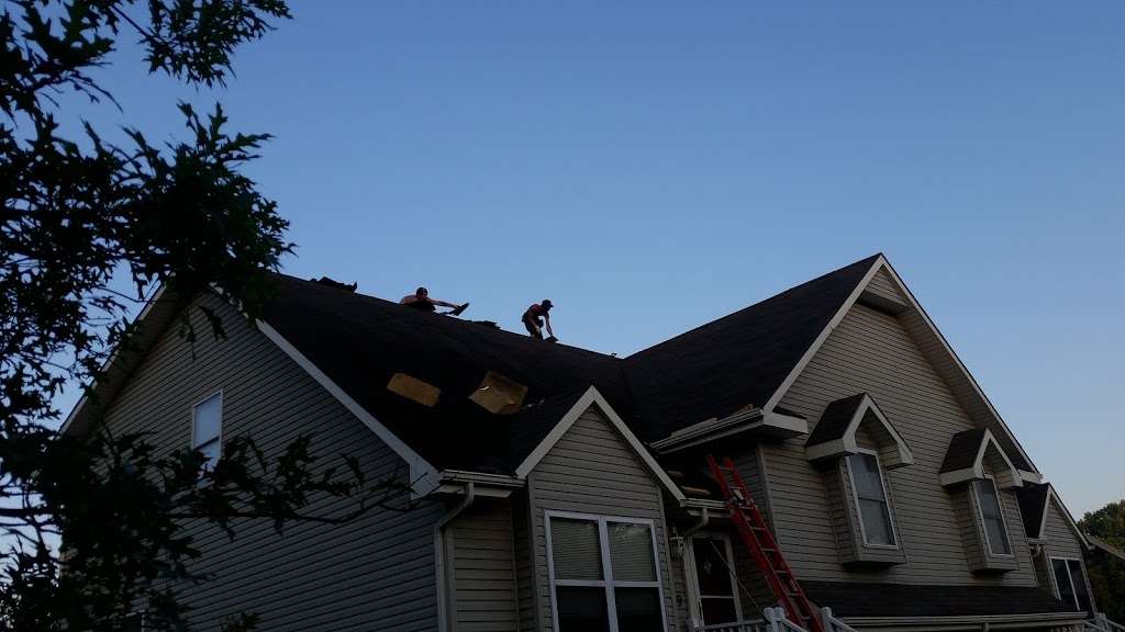 Land Roofing Co Inc | 27204 E 271st St, Harrisonville, MO 64701, USA | Phone: (816) 884-6242