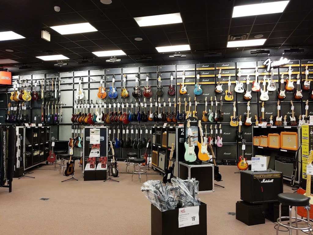 Guitar Center | 3001 Shoppes Blvd #3000, Moosic, PA 18507, USA | Phone: (570) 343-0600
