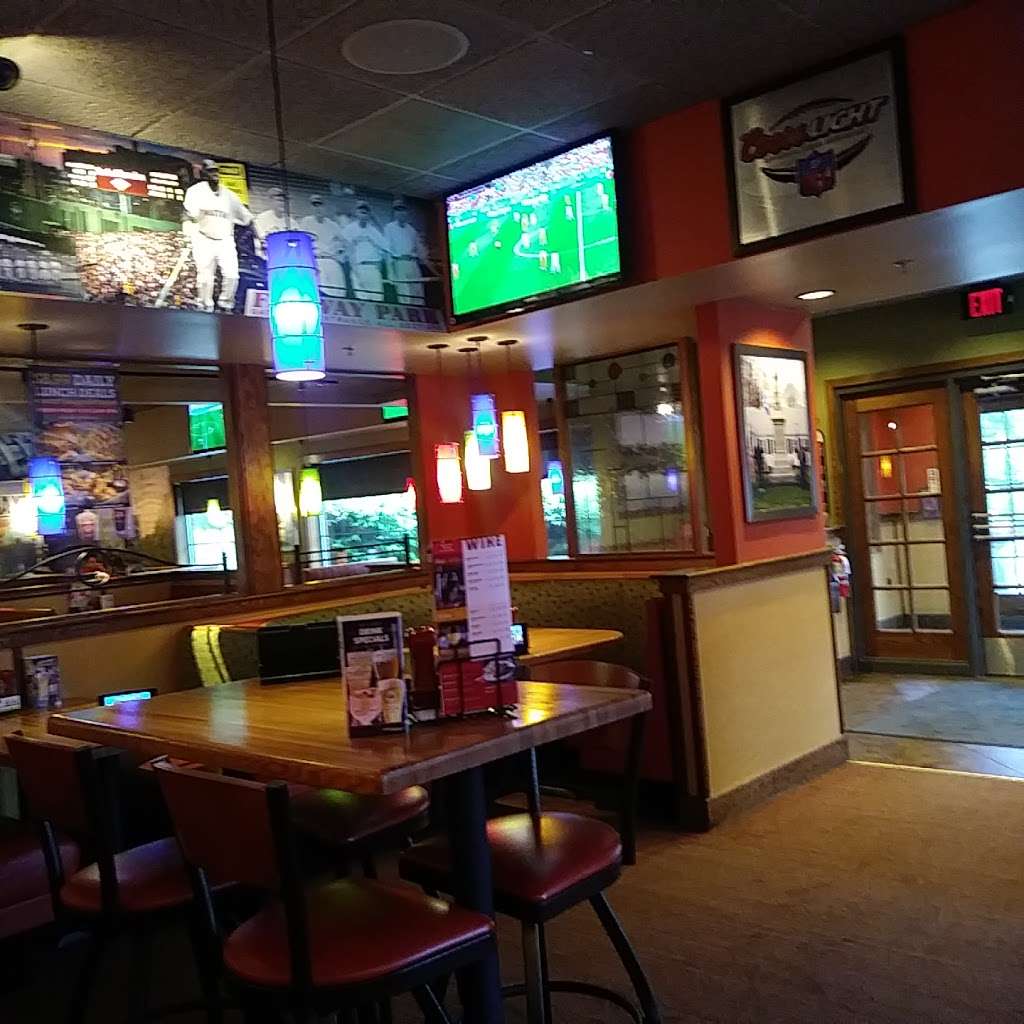 Applebees Grill + Bar | 800 Cape Hwy, Raynham, MA 02767, USA | Phone: (508) 823-1126