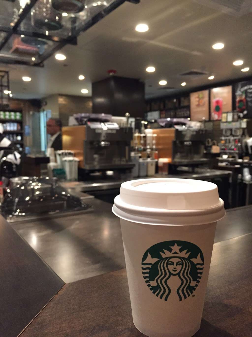 Starbucks Hilton Rosemont | 5550 N River Rd, Rosemont, IL 60018, USA | Phone: (847) 928-6201