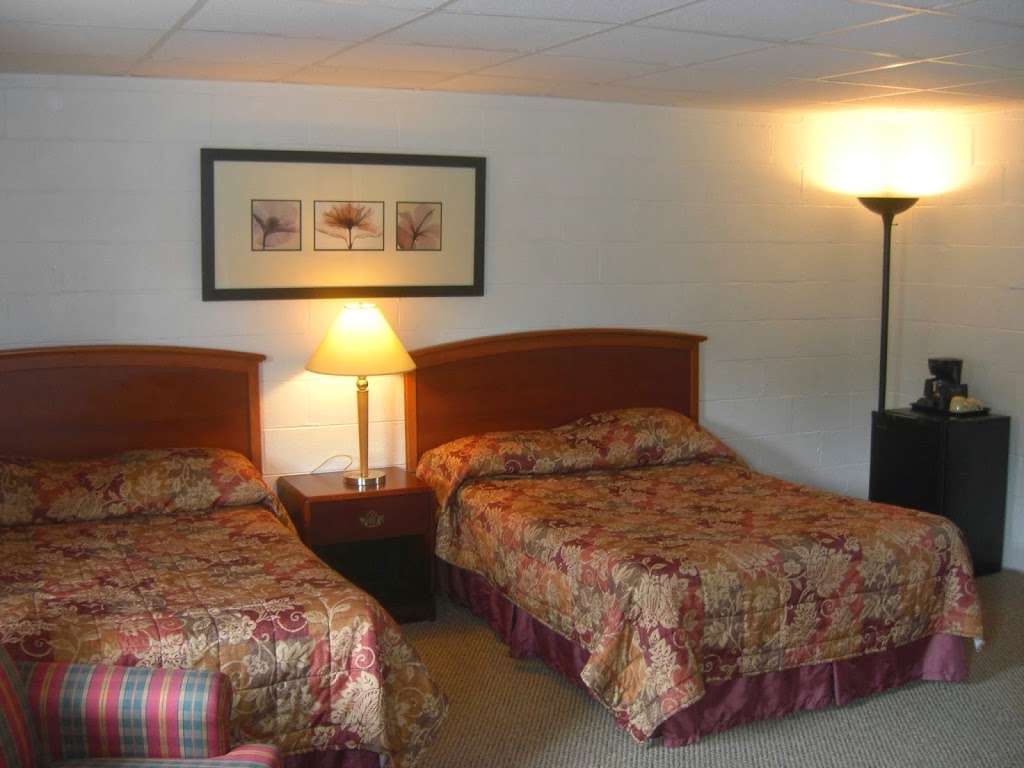 Al & Sallys Motel, INC. | 3221 W Dunes Hwy, Town of Pines, IN 46360 | Phone: (219) 872-9131