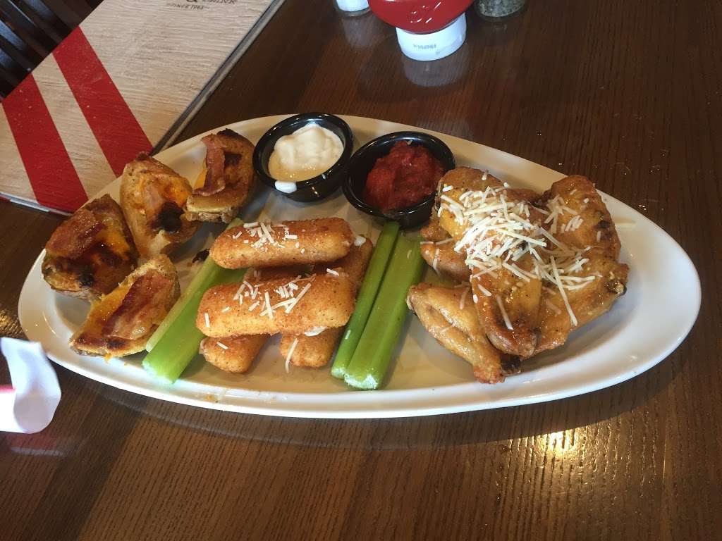 TGI Fridays | 2 Hawes Way, Stoughton, MA 02072 | Phone: (781) 341-1712