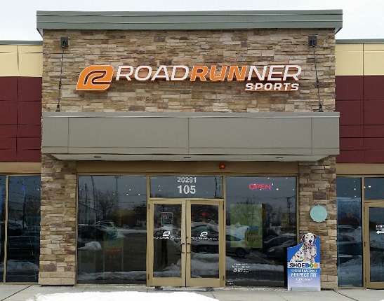 Road Runner Sports | 20291 N Rand Rd, Kildeer, IL 60074 | Phone: (847) 719-8949