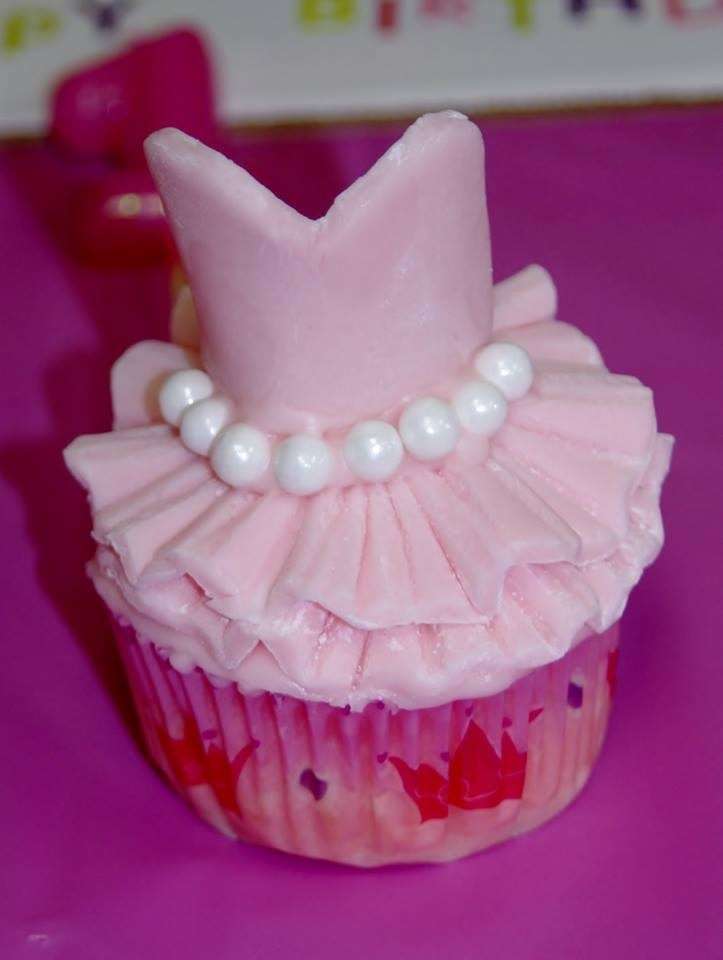 Divine Delights Cupcakes | 211 Silverbell Cir, Lake Jackson, TX 77566, USA | Phone: (979) 549-4588