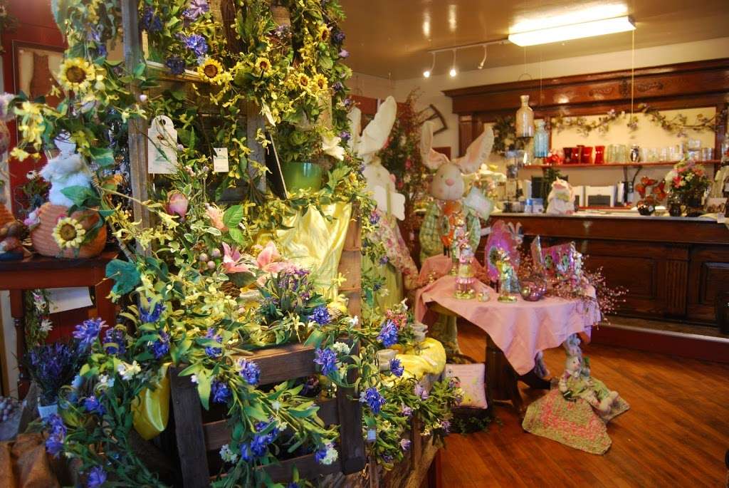 Cedar Hill Flowers & Gifts | 3326 Main St, Birdsboro, PA 19508, USA | Phone: (610) 582-8791