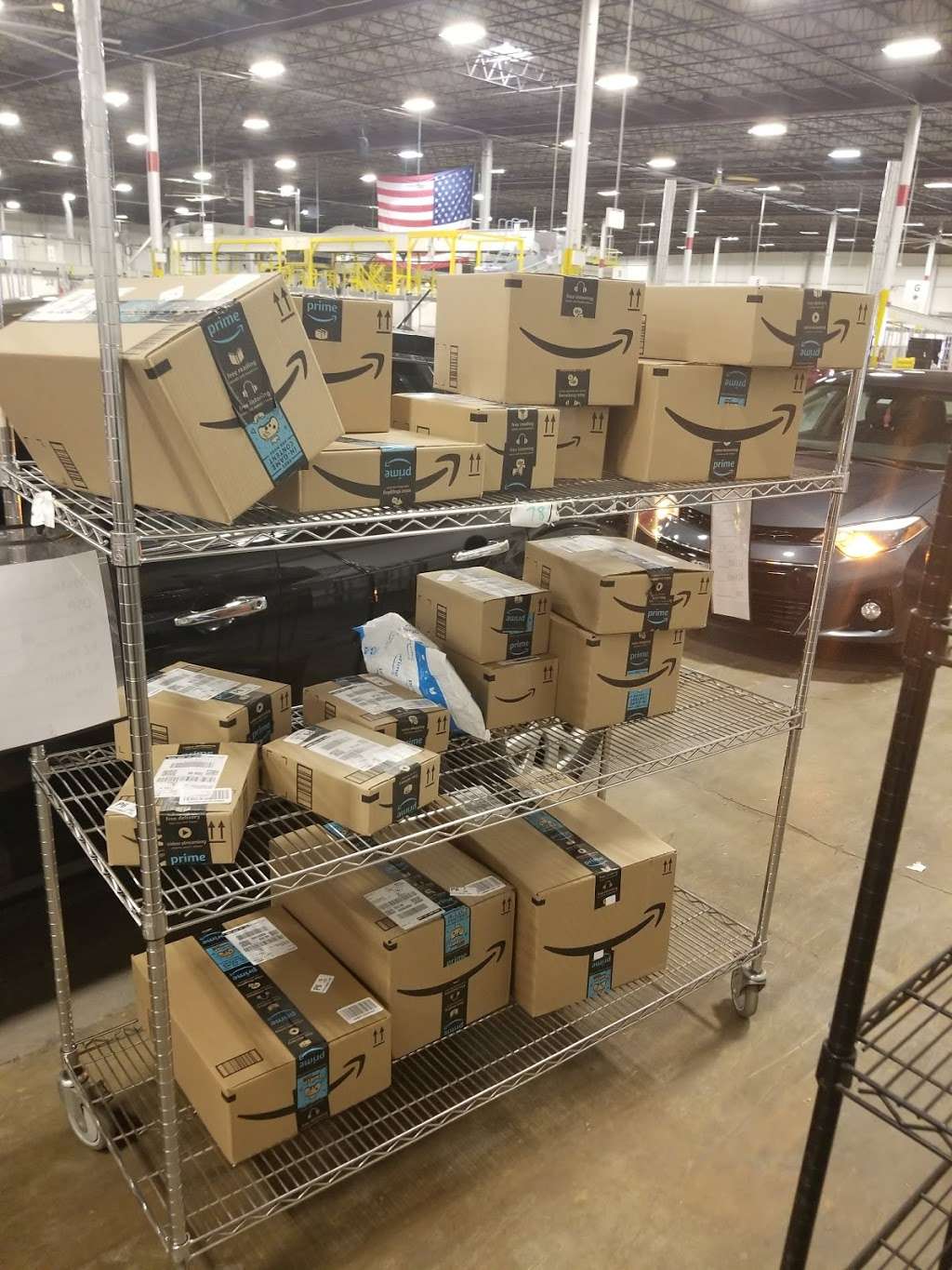 Amazon Delivery Station - DCH1 | 2801 S Western Ave, Chicago, IL 60608, USA | Phone: (866) 216-1072