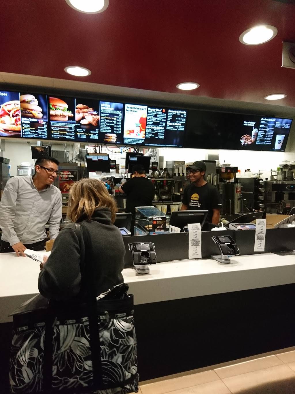 McDonalds | Terminal 3 Concourse H, Chicago, IL 60666, USA | Phone: (773) 686-1161