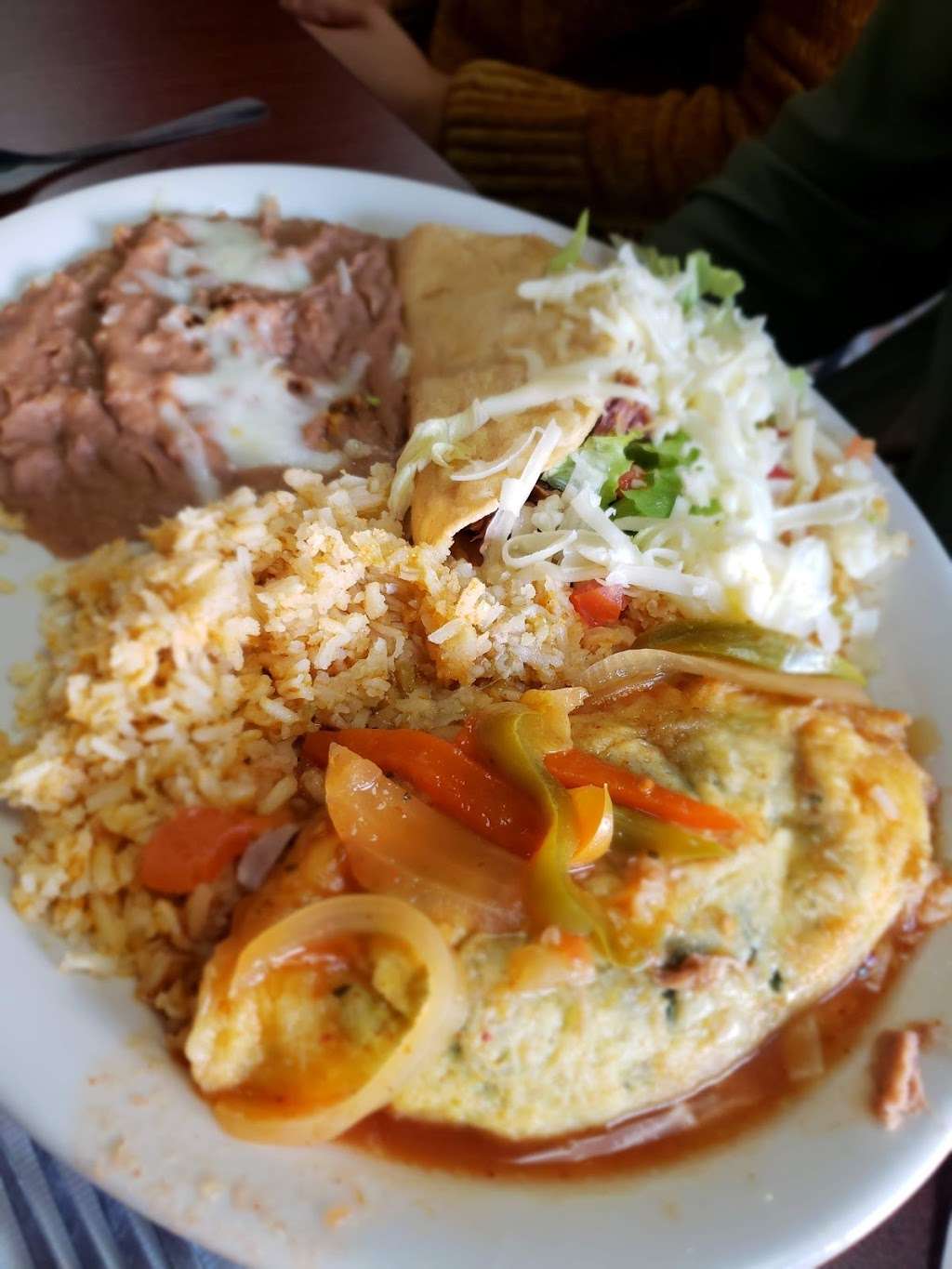 El Cantarito | 120 W Santa Fe Ave, Placentia, CA 92870, USA | Phone: (714) 528-6090