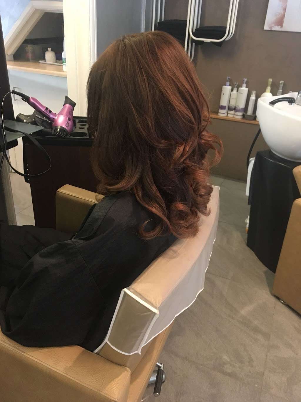 Jacqueline Hair Salon | 74 Great North Rd, Welwyn AL6 0TA, UK | Phone: 01438 714249