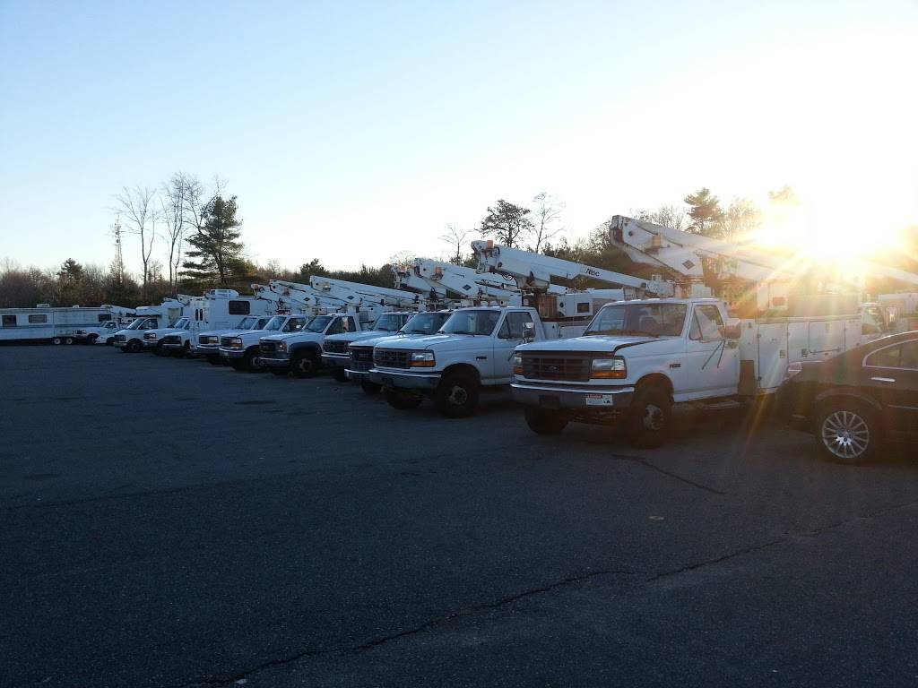 bucket trucks or cargo vans used parts giovannis auto sales | 22 Buck Hill Rd, Johnston, RI 02919, USA | Phone: (401) 486-1066