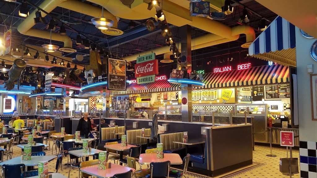 Portillos Hot Dogs | 155 S, IL-83, Elmhurst, IL 60126, USA | Phone: (630) 530-8451