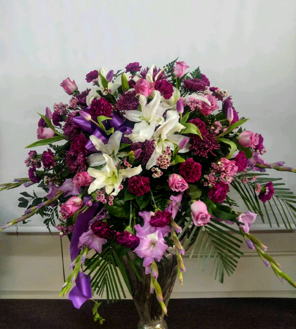 East Chicago Floral & Gift Shop | 626 W Chicago Ave, East Chicago, IN 46312, USA | Phone: (219) 397-1185