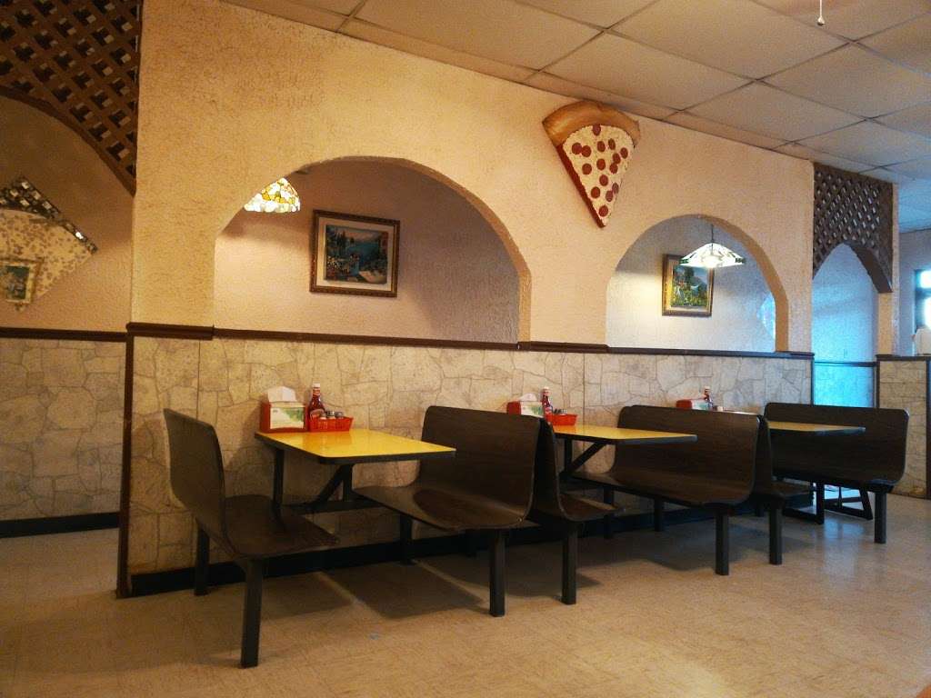 Vinnys Pizza | 1309 Blue Valley Dr, Pen Argyl, PA 18072, USA | Phone: (610) 863-3320