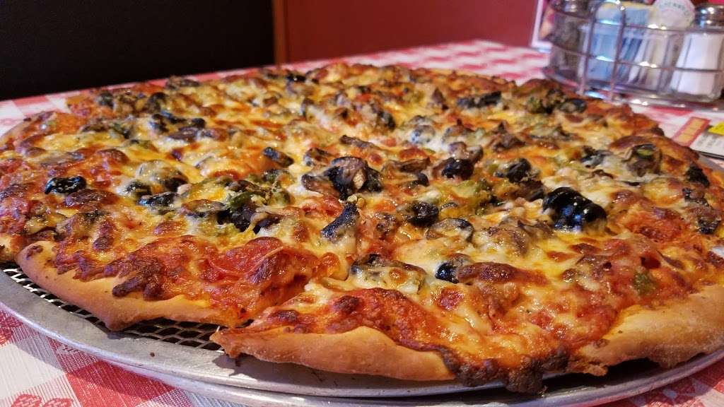 Mannie & Bos Pizzeria | 16399 S Golden Rd, Golden, CO 80401, USA | Phone: (303) 277-1793