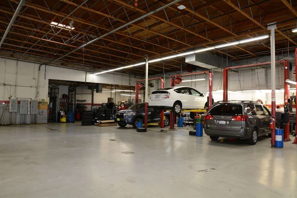 Hansel Toyota | 1125 Auto Center Dr, Petaluma, CA 94952 | Phone: (707) 682-5478