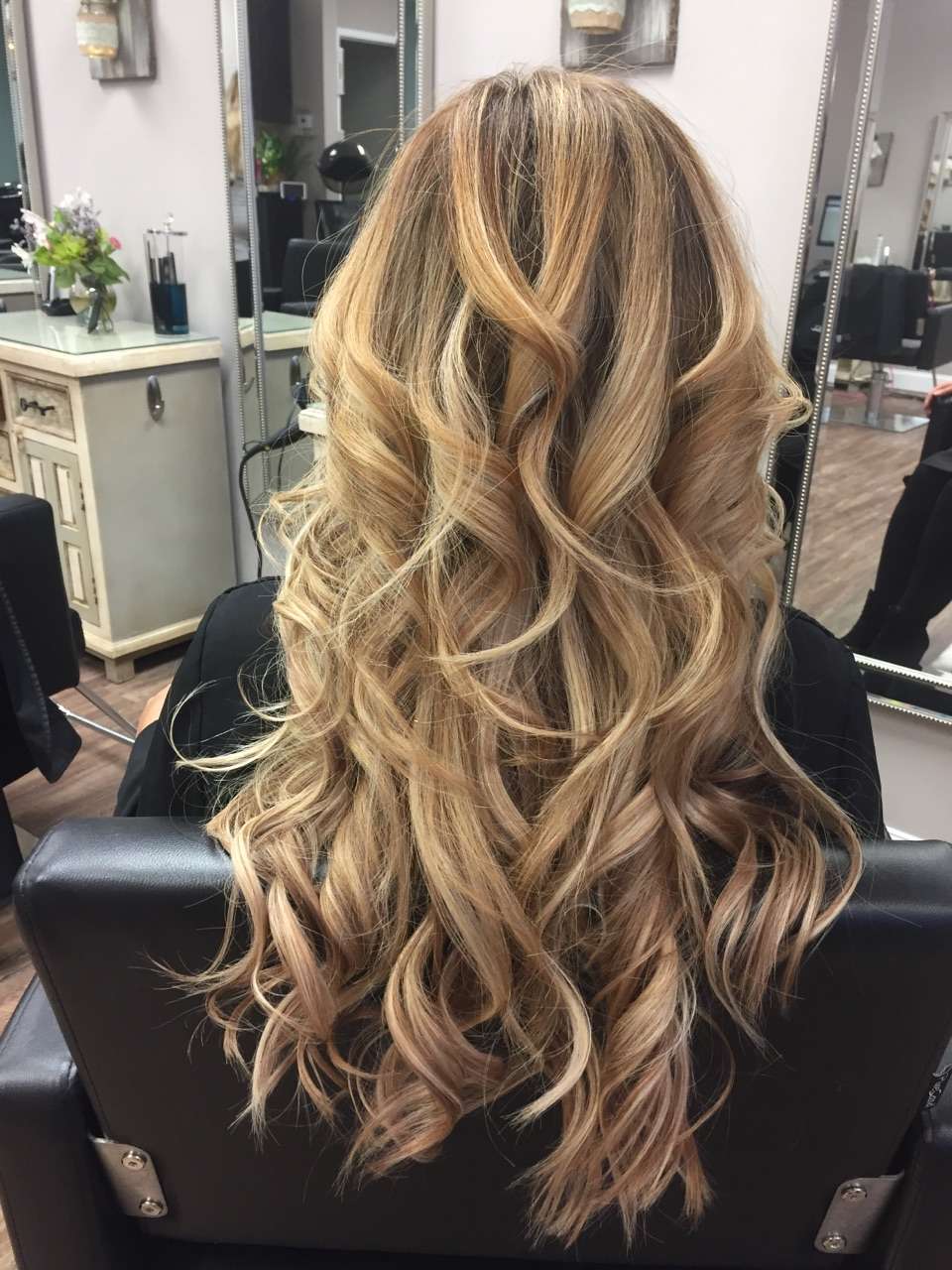 Bella Capelli Salon | 54 W 4th St #36, Bridgeport, PA 19405, USA | Phone: (484) 684-7789