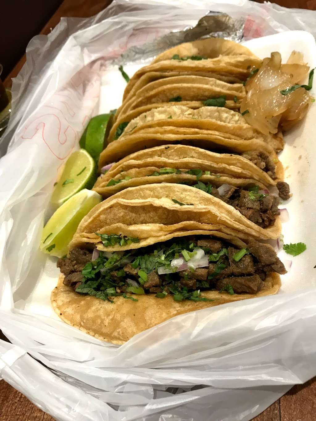 Tacos El Charrito | 178 W Becher St, Milwaukee, WI 53204, USA | Phone: (414) 210-8277